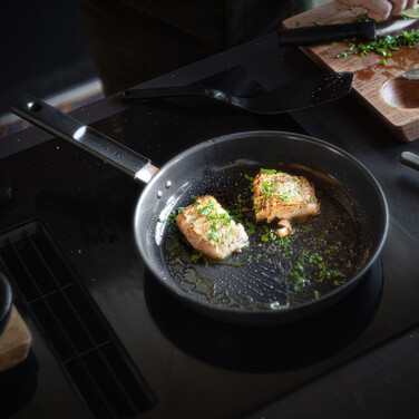 Сковорода Fiskars Hard Face 28 см (1075520)