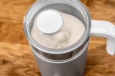 Збивач молока 400 мл білий Enfinigy Zwilling