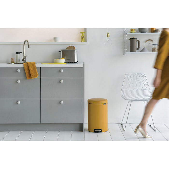 Сміттєвий бак з педаллю 20 л безшумний мінерально-гірчичний NewIcon Brabantia