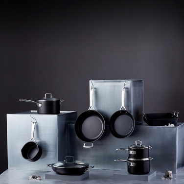 Сковорода сервірувальна 30 см Toughened Non-Stick Le Creuset