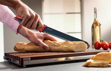 Набір ножів Westmark 5 шт. , 1 велика обробна дошка та 4 ножі, обробна дошка 37 х 25,5 см, лезо кухарського ножа/ножа для хліба по 20 см, лезо канцелярського ножа 12 см, лезо ножа для чищення овочів 8 см, 145222E6 (ніж для хліба)