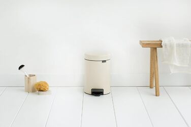 Сміттєвий бак з педаллю 3 л безшумний мигдальний NewIcon Brabantia