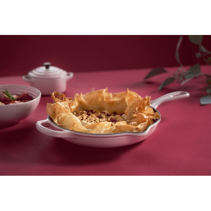 Чавунна сковорода LE CREUSET Signature, кругла, Ø Для всіх типів плит, вкл. підходить для індукції, 1,93 кг, гранатовий, 20182239490422 (рожевий, 23 см)