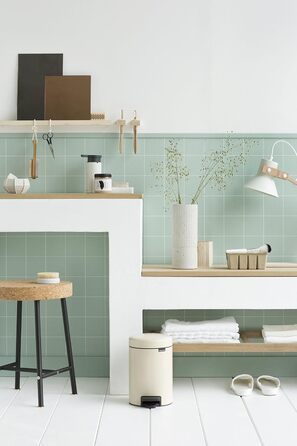 Сміттєвий бак з педаллю 3 л безшумний мигдальний NewIcon Brabantia