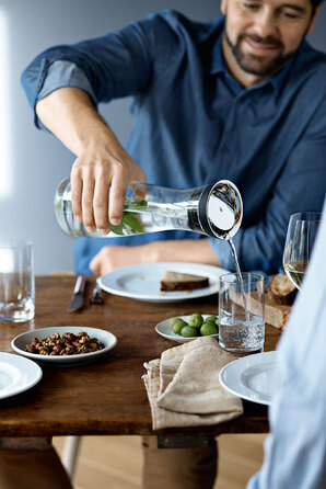 Графін для води, чорний 1,0 л + 2 склянки Basic WMF