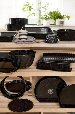 Форма для торта Bundt 18, КЛАСИЧНІ ФОРМИ ДЛЯ ВИПІЧКИ, діаметр 18 см, висота 9,7 см, ємність 1,1 л, емаль, чорна, індукційна, 0631-022