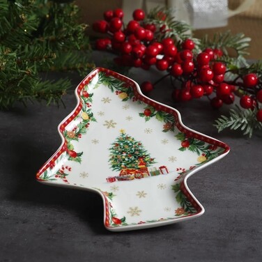 Блюдо Fissman NEW YEAR 19,5х16,5 см фарфор у формі ялинки (13816)