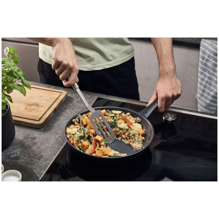 Сковорода 24 см с антипригарным покрытием Madura Plus Zwilling