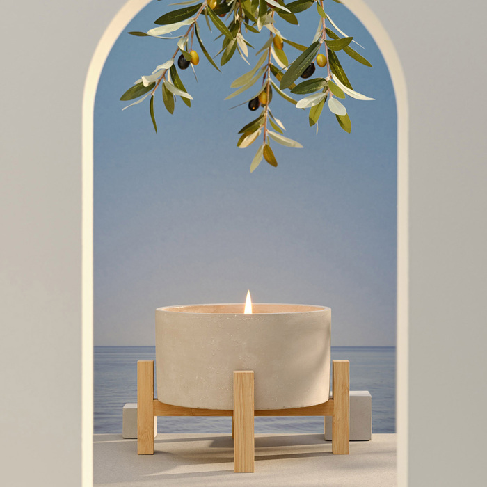 Свічка у кашпо Bougies La Française BETON на дерев'яній підставці, лемонграс, 21 х 15 см, 930 г