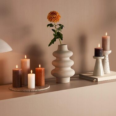 Свічки Bolsius Rustic Pillar - Оливково-зелені - Набір з 4 шт. - Декоративні побутові свічки - Час горіння 60 годин - Без запаху - Натуральний рослинний віск - Без пальмової олії - Оливково-зелені (13 x 7 см, помаранчеві)