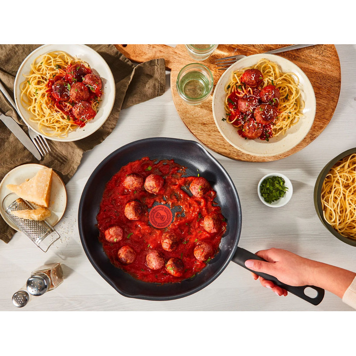 Tefal Сковорода с крышкой Day by Day, 28см, с крышкой, алюминий, бакелит, стекло, черный