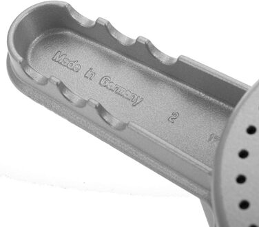 Шпецле/картоплеріз Westmark, з круглою перфорацією, литий під тиском алюміній, довжина 41 см, шпецле-прес, 6110223R (сріблястий)