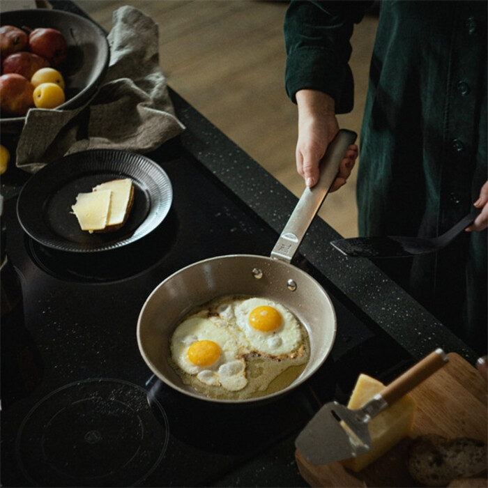 Сковорода з мінеральним покриттям Fiskars Norden 24 см (1067631)