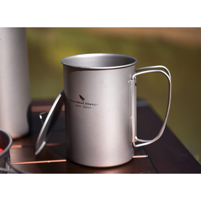 Безмежна титанова чашка Voyage з титановою спортивною пляшкою для води з плоскою кришкою 35.5 рідких унцій/1050 мл ультралегка, герметична для кемпінгу на відкритому повітрі, походів (чашка 600 мл)