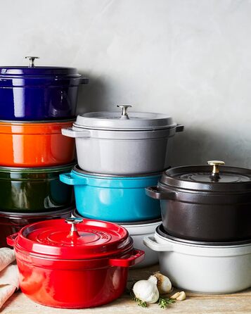 Чавунна каструля/кокотниця STAUB, кругла, 8,35 л, функція Ароматичний дощ для оптимального зволоження, для всіх типів варильних поверхонь, включаючи індукційні та духові шафи, (вишнево-червона, 24 см)