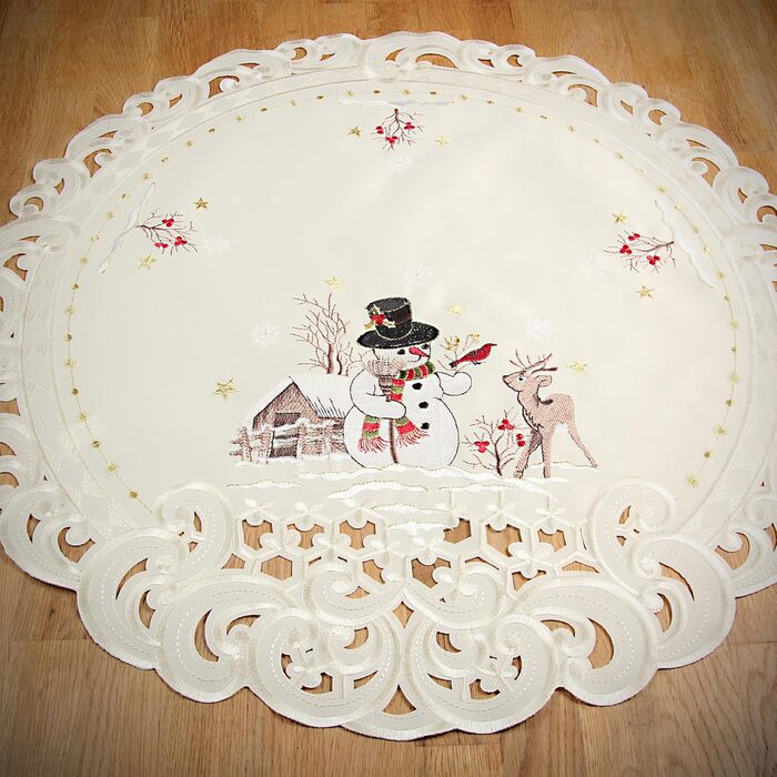 Різдвяна скатертина/доріжка HanaQi зі сніговиком та оленями, зимовий пейзаж з ажурною вишивкою, поліестер, колір екрю/кремовий - розмір на вибір (приблизно 38 x 108 см, овальна) (58 см (кругла))