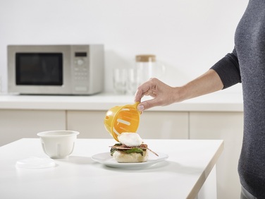 Форма для приготування яєць пашот в мікрохвильовій печі M-Poach Joseph Joseph