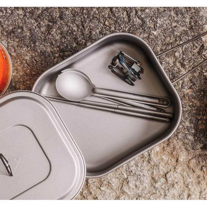 Титанова військова каструля для кемпінгу з кришкою та відкидною ручкою 1л. iBasingo