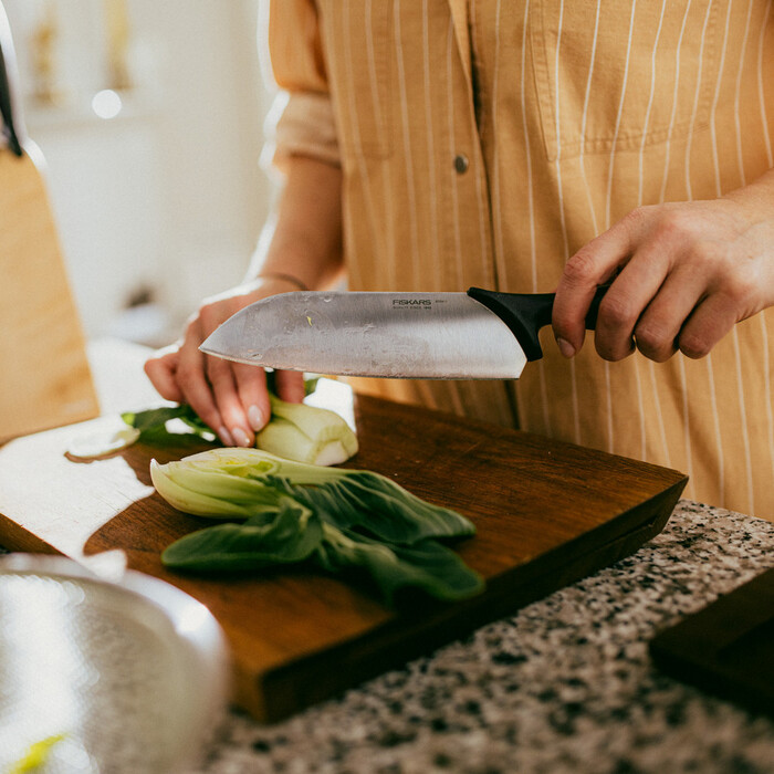 Набір ножів Fiskars Essential в дерев'яному блоці (1023782)