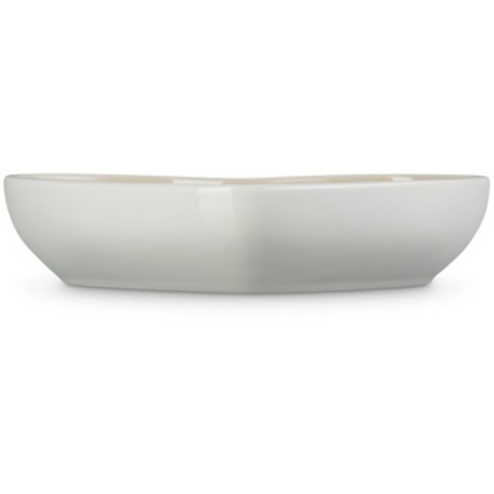 Блюдо сервировочное в форме сердца 20 см, бежевое Heart Le Creuset