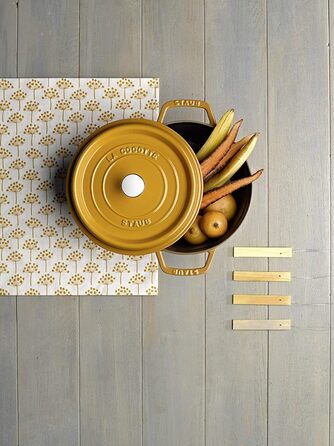 Чавунна каструля/кокотниця STAUB, кругла, 8,35 л, функція Ароматичний дощ для оптимального зволоження, для всіх типів варильних поверхонь, включаючи індукційні та духові шафи, (гірчично-жовтий, 20 см)