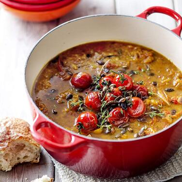 Каструля / жаровня з кришкою 24 см, вишневий Signature Le Creuset