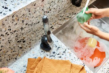 Щітка для миття посуду з дозатором для мила і металевою підставкою 28,7x9,4x9 см Joseph Joseph