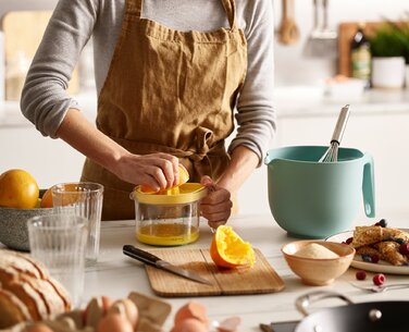 Набір чаш з насадкою-соковижималкою Nest Joseph Joseph