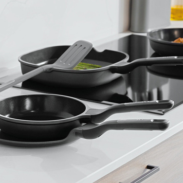Набір сковорідок з антипригарним покриттям BergHOFF LEO STONE+, з лопаткою BergHOFF LEO BALANCE, 35 см, 4 пр.