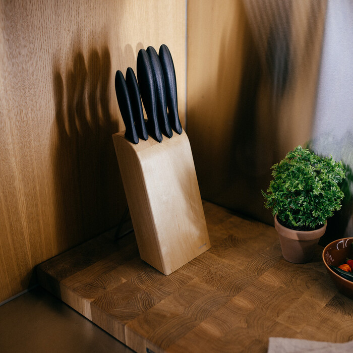 Набір ножів Fiskars Essential в дерев'яному блоці (1023782)