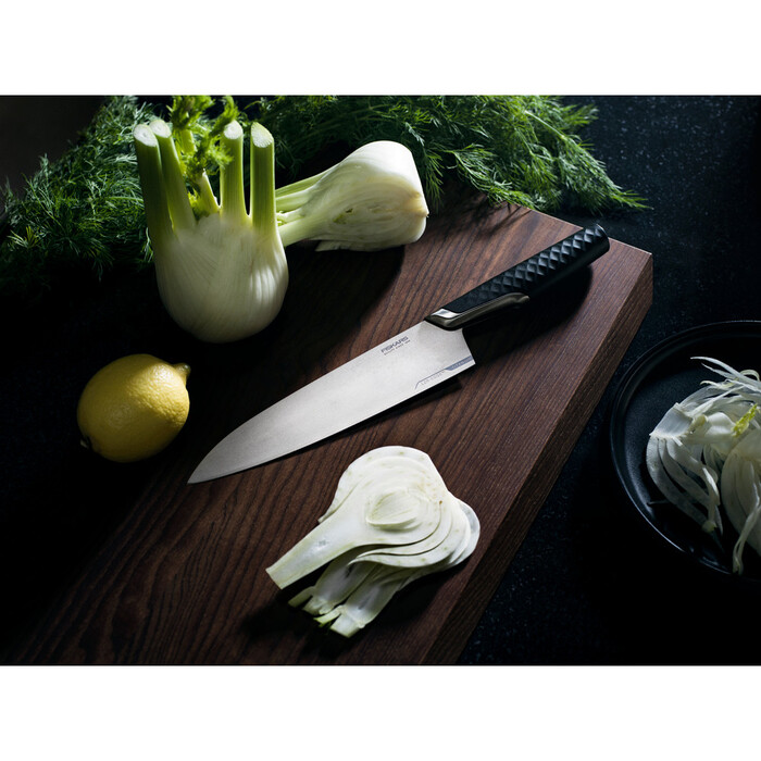 Ніж для шеф кухаря великий Fiskars Taiten 20 см (1066830)