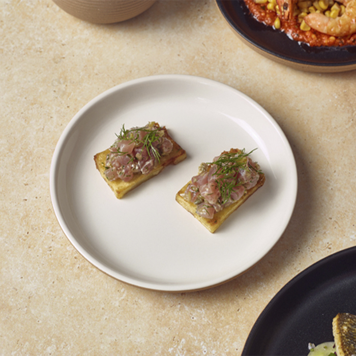 Тарілка 18*h 2.3 см см, Kava White Stoneware Ribbed, GenWare