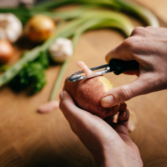 Набір ножів для чищення Fiskars Essential, 3 од.  (1065600)