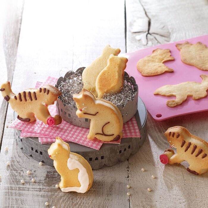 Форма для кексів у вигляді кішок, 17,5 x 29,5 x 2 см, RBV Birkmann