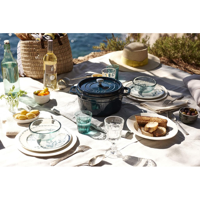 Чавунна жаровня/кокотниця STAUB, кругла 8,35 л, функція Ароматичний дощ для оптимального зволоження, для всіх типів варильних поверхонь, включаючи індукційні та духові шафи, (La Mer, 22 см)