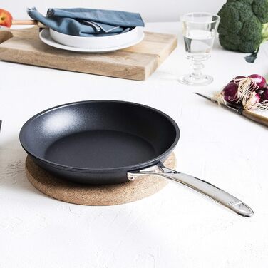 Сковорода 28 см с антипригарным покрытием Castel Pro Ultralu Cristel