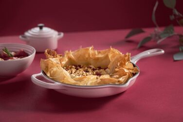 Чавунна сковорода LE CREUSET Signature, кругла, Ø Для всіх типів плит, вкл. підходить для індукції, 1,93 кг, гранатовий, 20182239490422 (рожевий, 23 см)