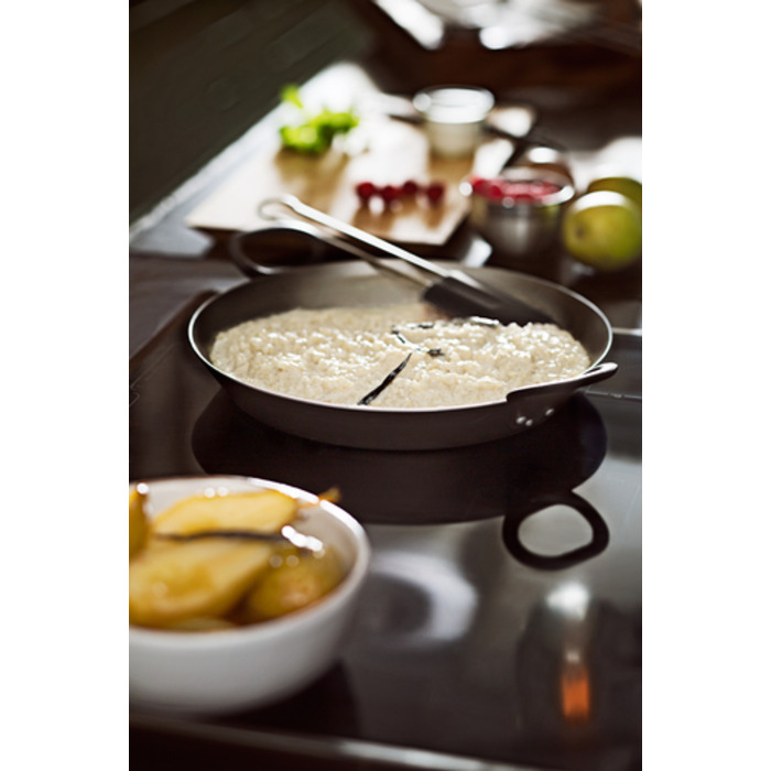 Сковорода сервірувальна, металева з литими ручками 24 см Rosle