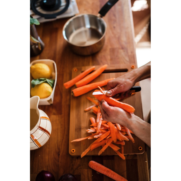 Fiskars Кухонный нож для овощей прямой Functional Form, 8 см