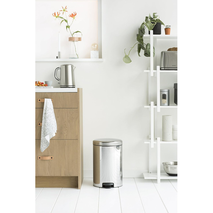 Сміттєвий бак з педаллю 20 л безшумний сталевий глянсовий NewIcon Brabantia