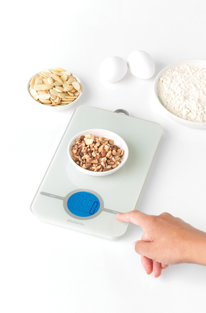 Ваги кухонні цифрові 2х15,2х26,5 см білі Brabantia