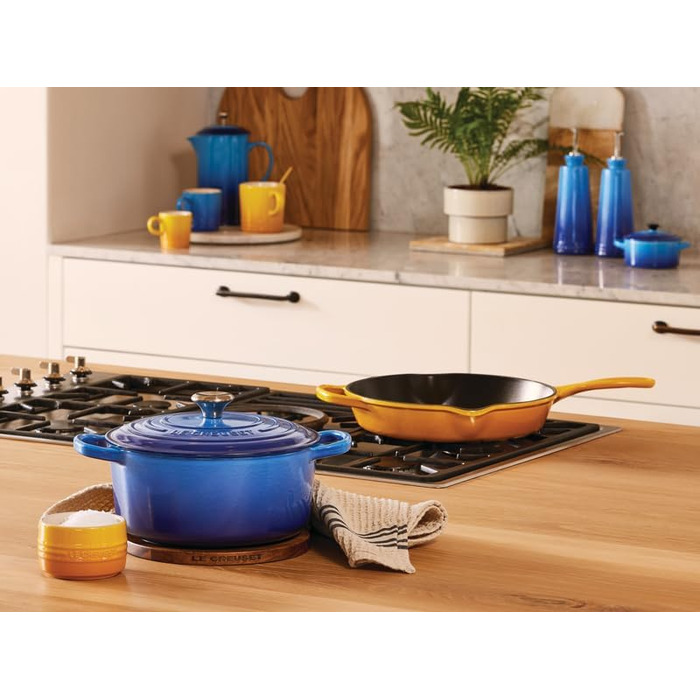 Чавунна сковорода LE CREUSET Signature, кругла, Ø Для всіх типів плит, вкл. підходить для індукції, 1,93 кг, гранат, 20182239490422 (Нектар, 23 см)