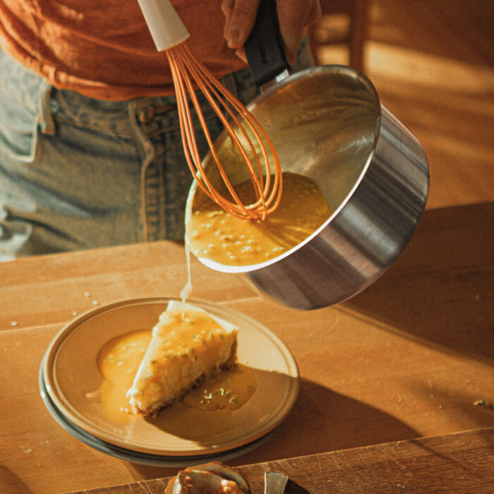 Венчик с силиконовым покрытием Fiskars Functional Form, белый (1023613)