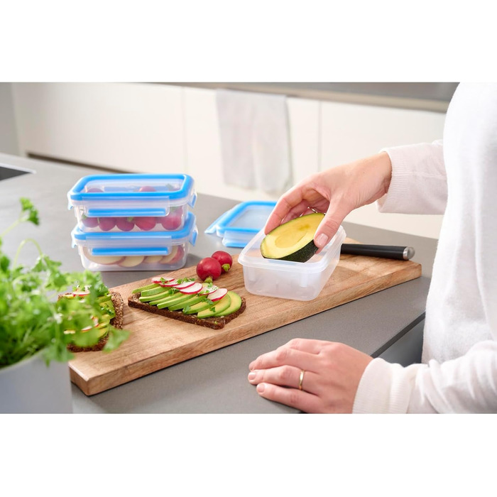 Набір контейнерів для зберігання харчових продуктів EMSA Clip & Close, прямокутні, 5 x 0,8 л, коробки для зберігання, 100 герметичні, придатні для миття в посудомийній машині, морозильної камери та мікрохвильової печі, прозорі, сині, зроблені в Німеччині,