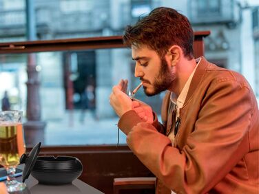 Попільничка з кришкою чорна Nuts OT nuts