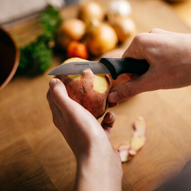 Набір ножів Fiskars Essential в дерев'яному блоці (1023782)