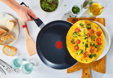 Tefal Сковорода Start&Cook, 28см, алюминий, черный