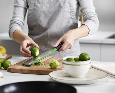 Терка 26,5 х 1,8 х 7,8 см зелена GripGrater Joseph Joseph