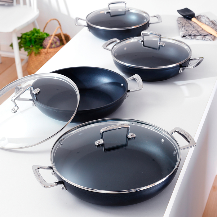 Сковорода сервірувальна 30 см Toughened Non-Stick Le Creuset