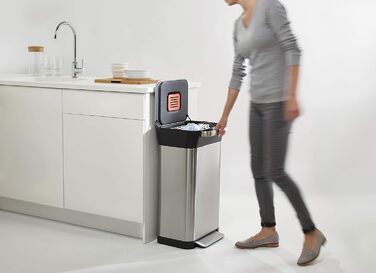 Контейнер для сміття 30 л із ущільнювачем Titan Joseph Joseph